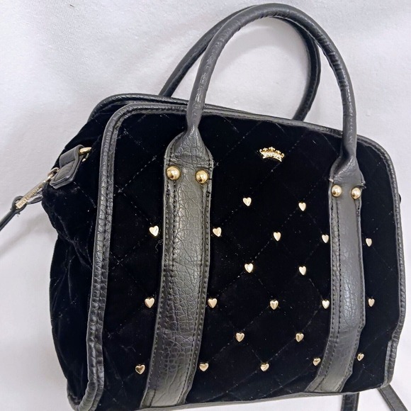 Juicy Couture Purse BLACK VELVET Quilted Leather TRIM Square Bag GOLD HEARTS - Picture 3 of 16